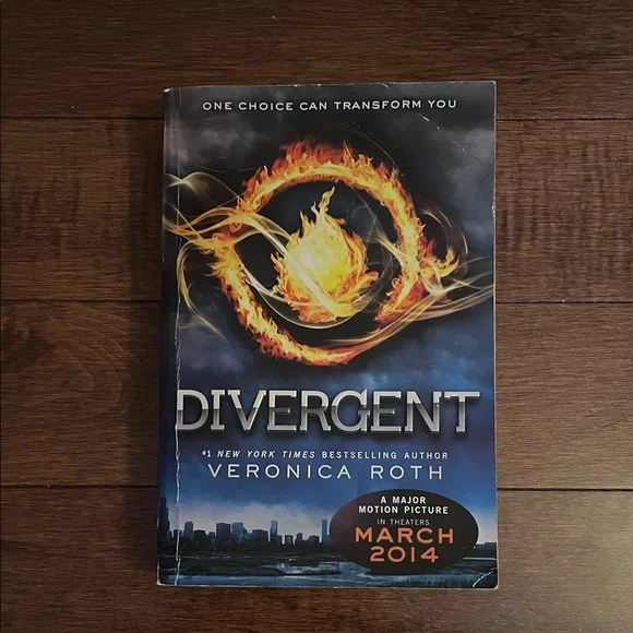 Divergent Book by Veronica Roth - Picture 1 of 6